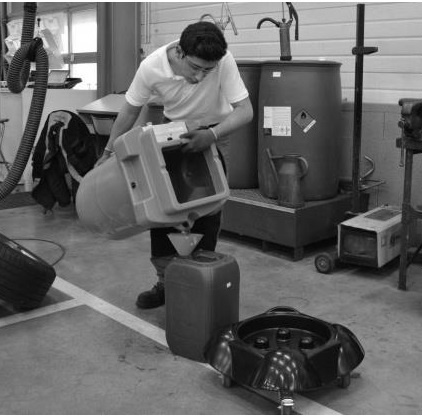 svuotamento vasca lavapezzi per officina